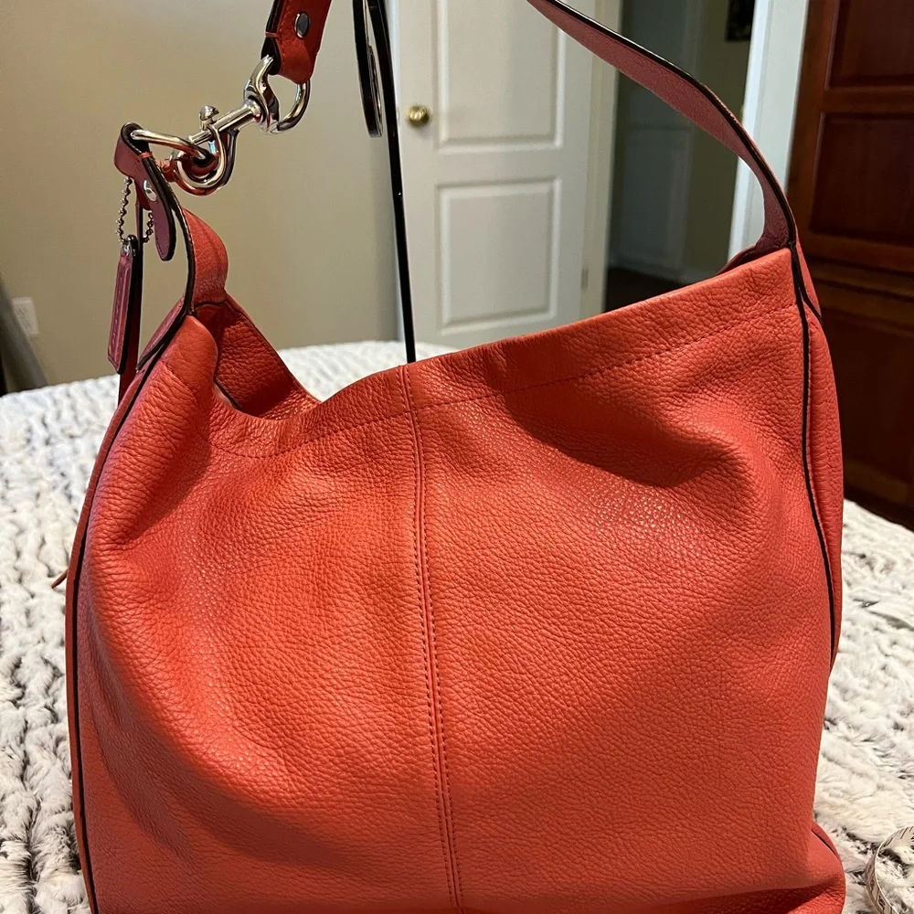 Coach Avery Sienna Soft Pebble Leather Large Hobo bag